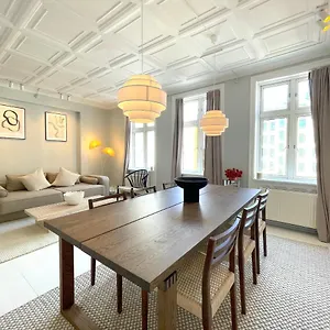 Apartment 2 Bedroom In Trendy Area, Kopenhagen